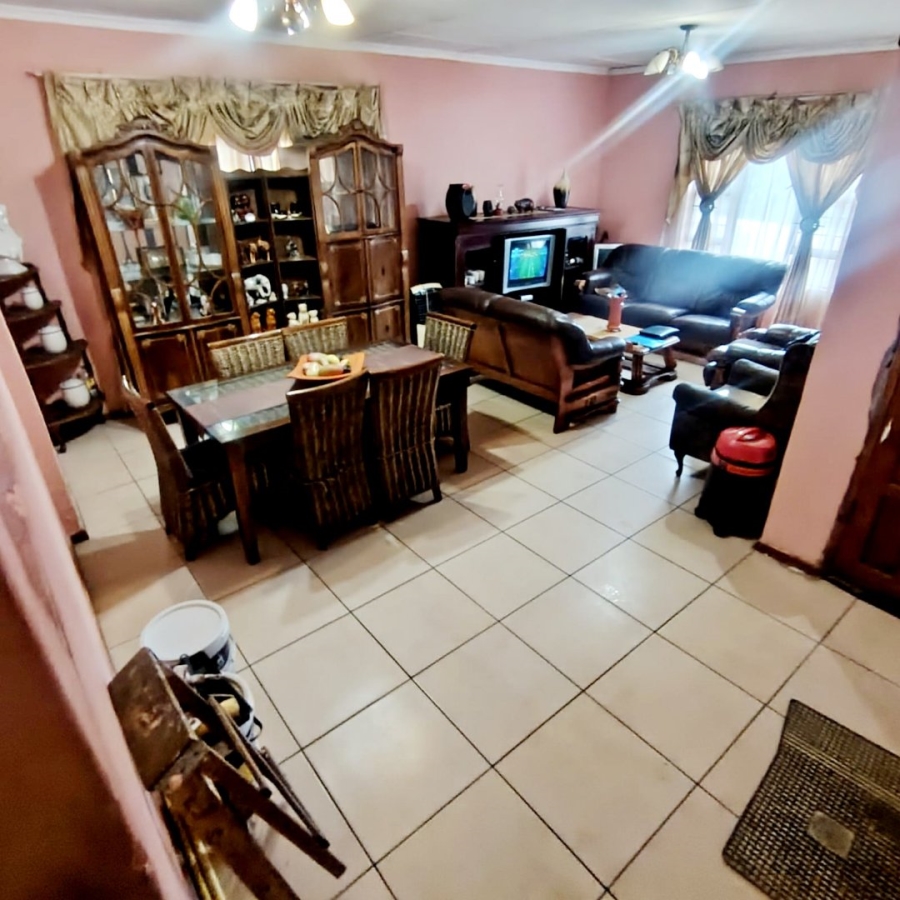 5 Bedroom Property for Sale in Mdantsane Nu 3 Eastern Cape